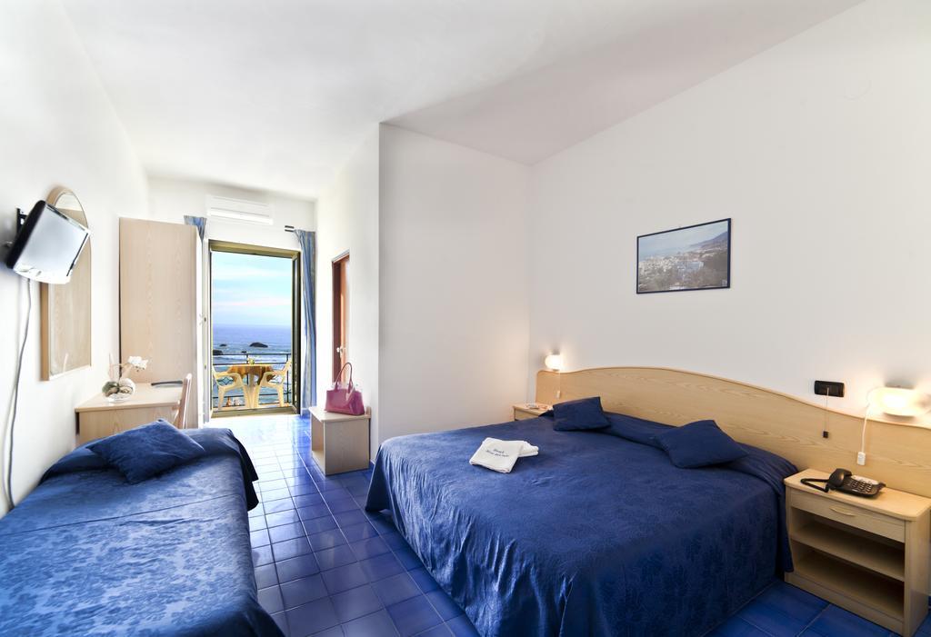 Hotel Riva del Sole Forio di Ischia Camera foto